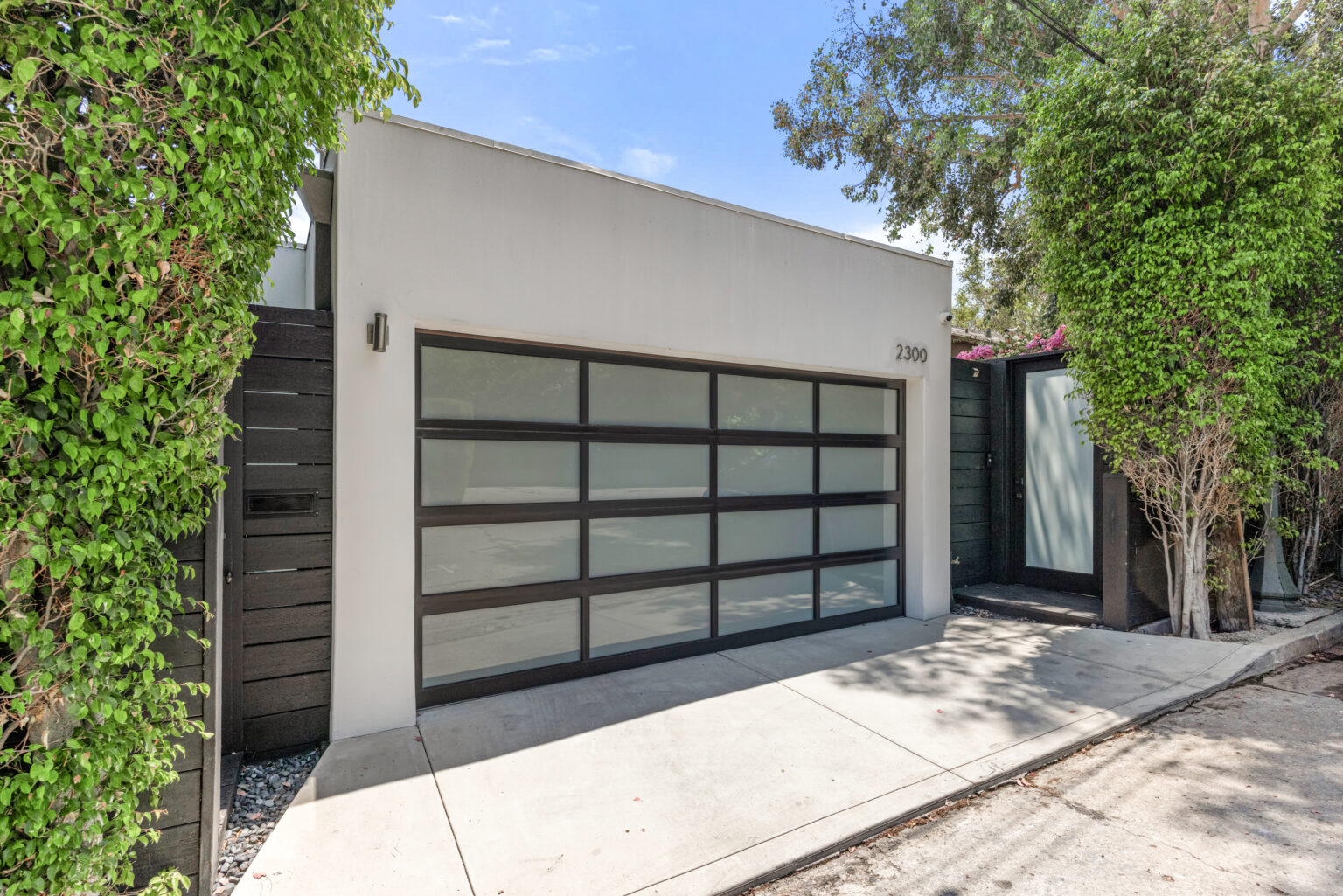 Exterior entrance to 2300 Ronda Vista Drive, Los Angeles, CA taken by L.A. REP photographer Jonathan Quinones.